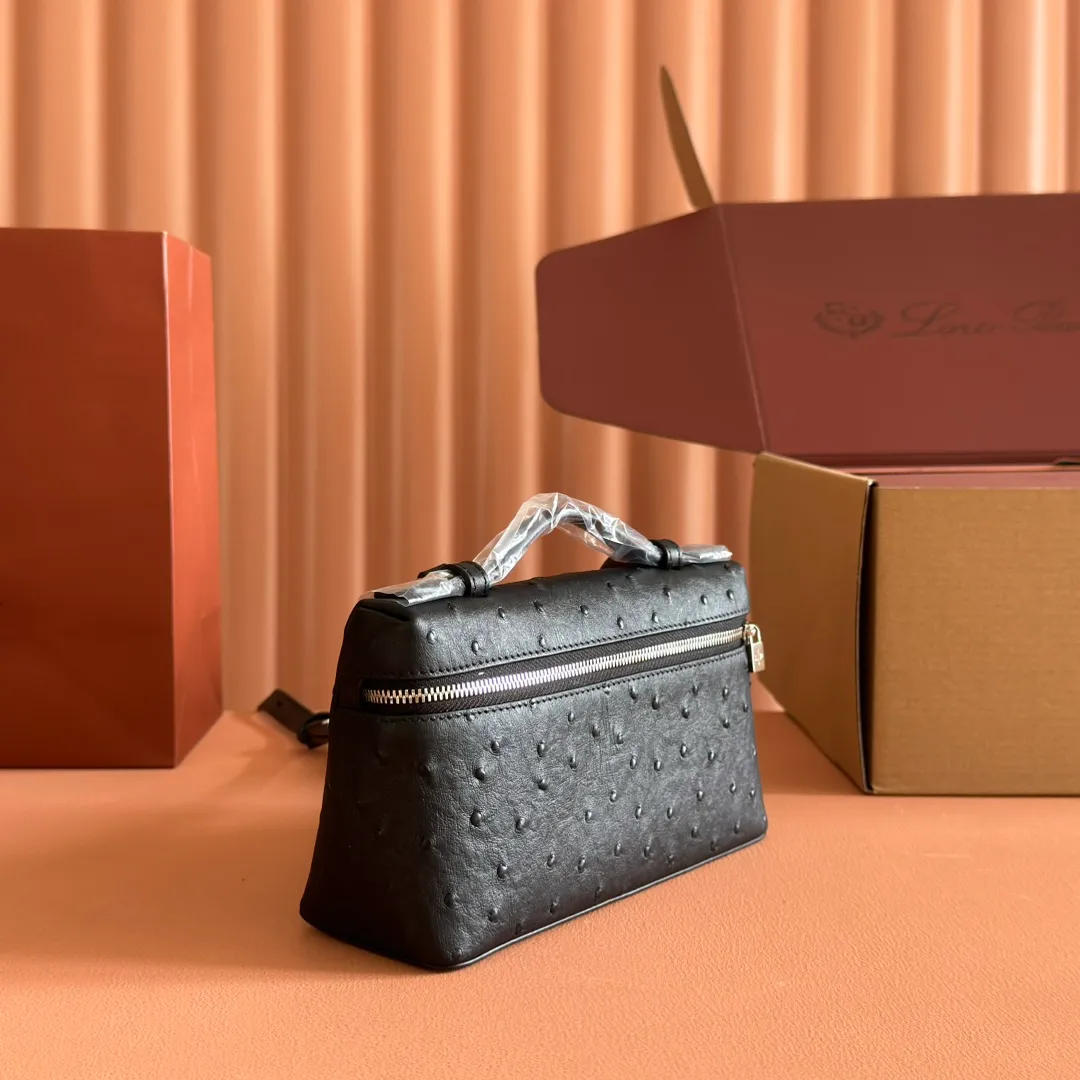 p1160💋💋💋【Original leather all-steel configuration counter complete package】 𝐋𝐨𝐫𝐨 𝐏𝐢𝐚𝐧@ Extra pocket L19 series handbag/crossbody bag The most comfortable life is when it is not defined, just like loro The material design of pian@ does not require complicated design styles. The simple and soft outline is elegant and durable, like an exquisite cosmetic case, which perfectly balances appearance and functionality. The leather is delicate and feels as soft as butter. The small bag has a large capacity. It is not only portable with a thin shoulder strap, but can also be worn cross-body. Sisters who have a special liking for minimalist style can buy it. It is simple and versatile. The simpler, the more different. Stars and Instagram celebrities are all planting it. There are two sizes of 19 cm and 27 cm. One is exquisite and casual, and the other is elegant and grand. Size: Small: length 19×width 7×height 12cm (